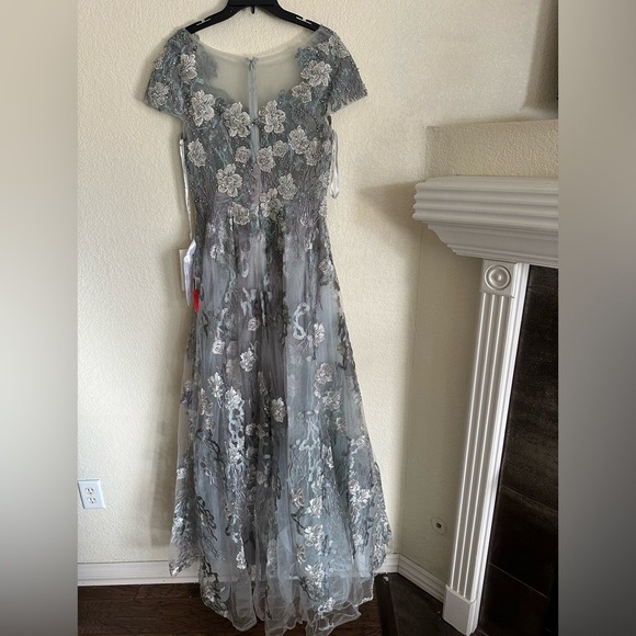 Mac Duggal Floral Embroidered Tulle Gown Size 6 Light Blue Dress Maxi Mesh - Picture 3 of 11